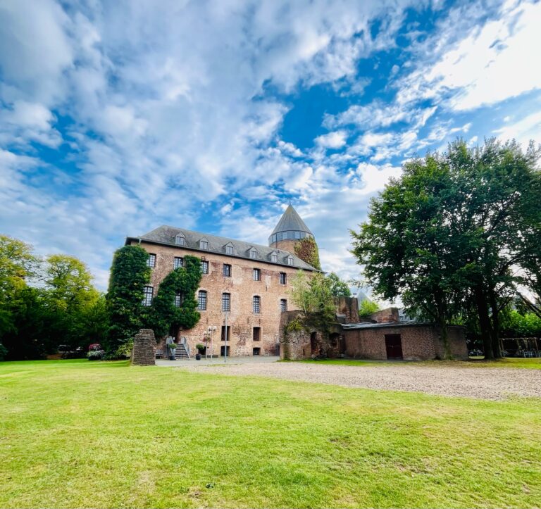 Unser Antrag – Burg und Außenanlage getrennt angehen